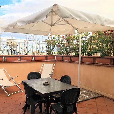 Case Vacanze " Il Duomo" Napoli Exteriör bild