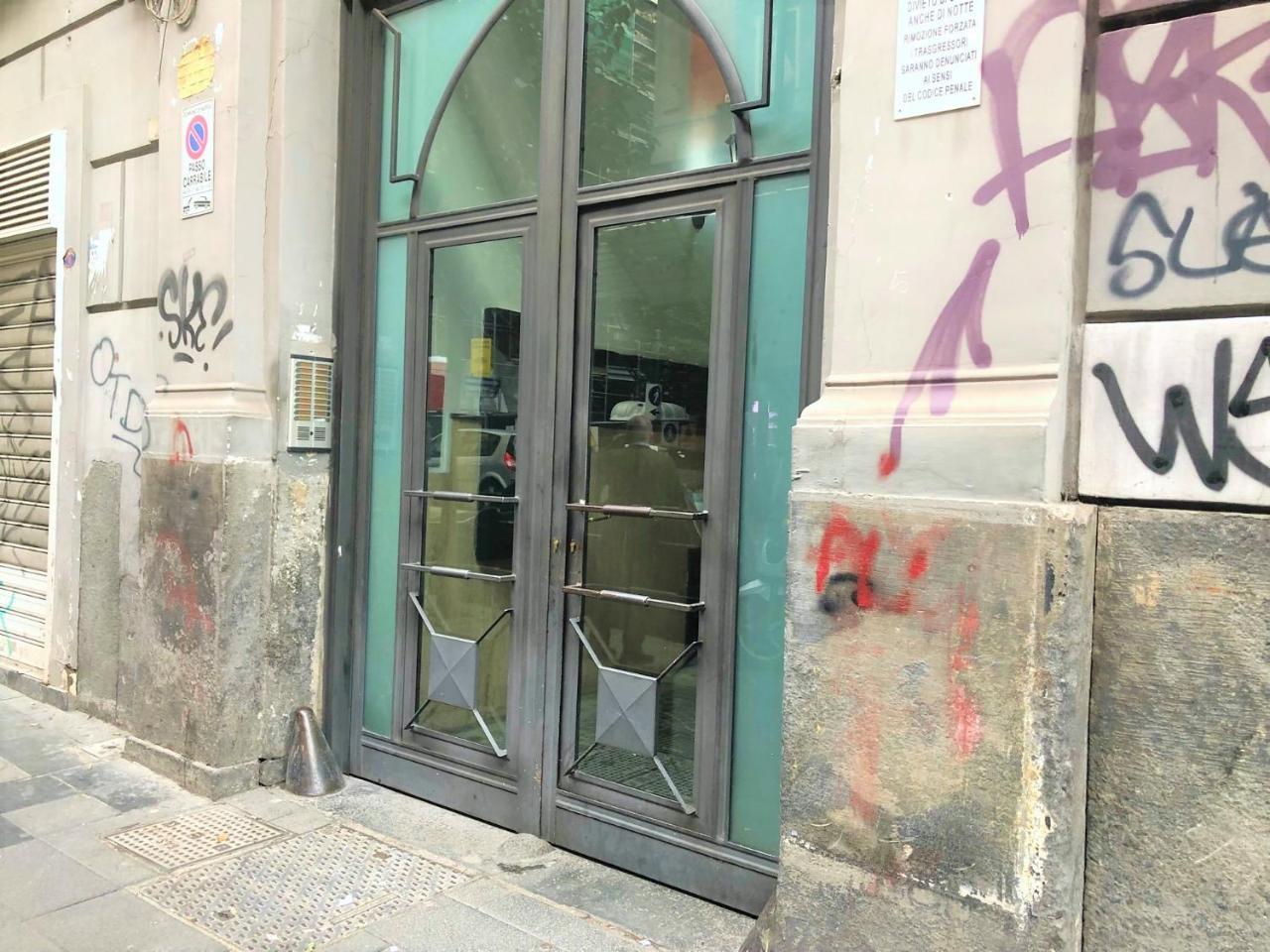 Case Vacanze " Il Duomo" Napoli Exteriör bild