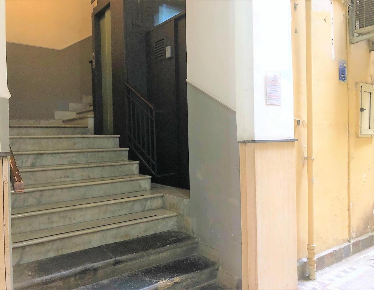Case Vacanze " Il Duomo" Napoli Exteriör bild